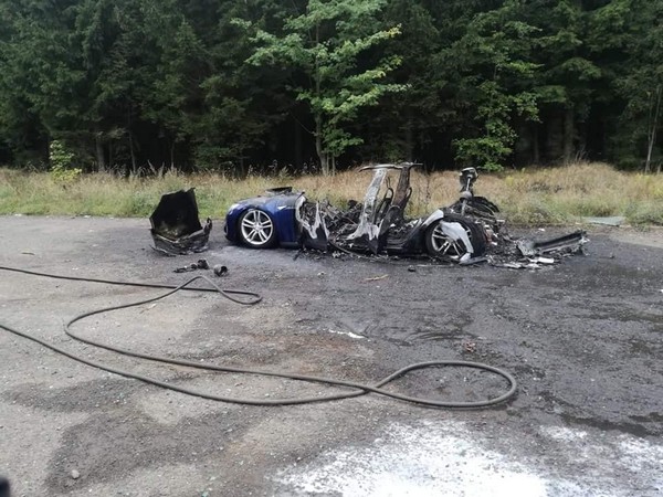 Spłonął samochód w Boguszowie